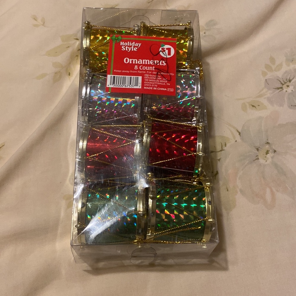 💫 Gold, Red, Silver and Green Drum Ornaments - 8 Count